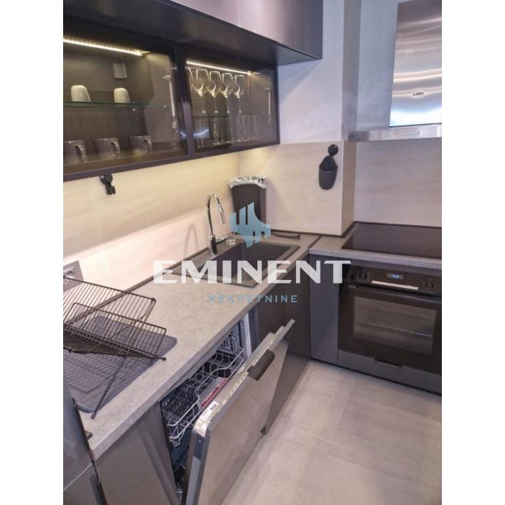 Stan Izdavanje Beograd Blok 65 56 m2