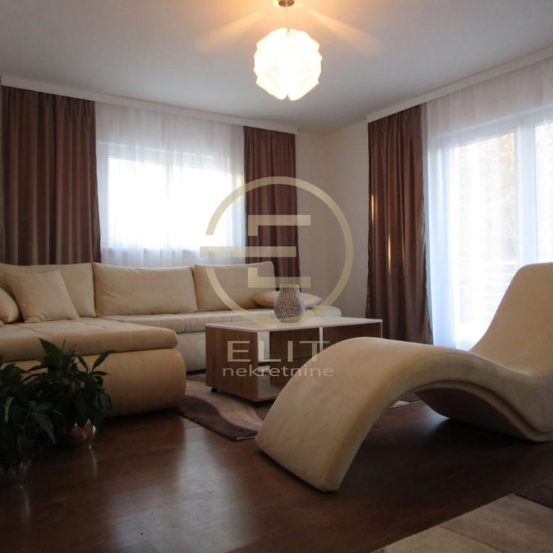 Kuća Prodaja Novi Sad Alibegovac 212 m2