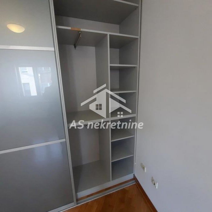 Petosoban stan za izdavanje, Hram Svetog Save, Beograd, 172m², 5. sprat, 2.000 €/mes