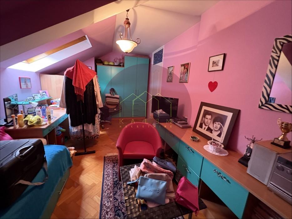 Petosoban stan na prodaju, Banovo Brdo, Beograd, 140m², 367.000 €