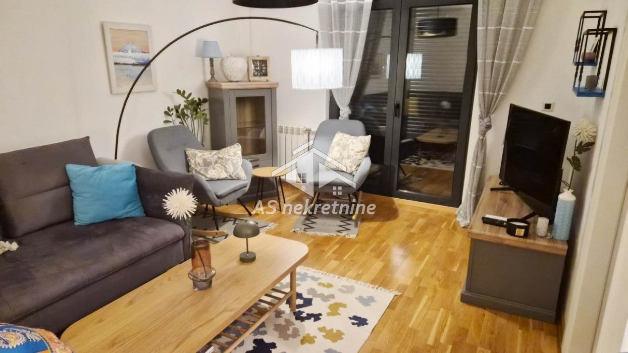 Stan Izdavanje Beograd Južni Bulevar 48 m2