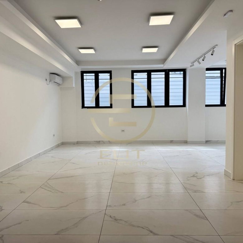 Lokal Izdavanje Novi Sad  64 m2