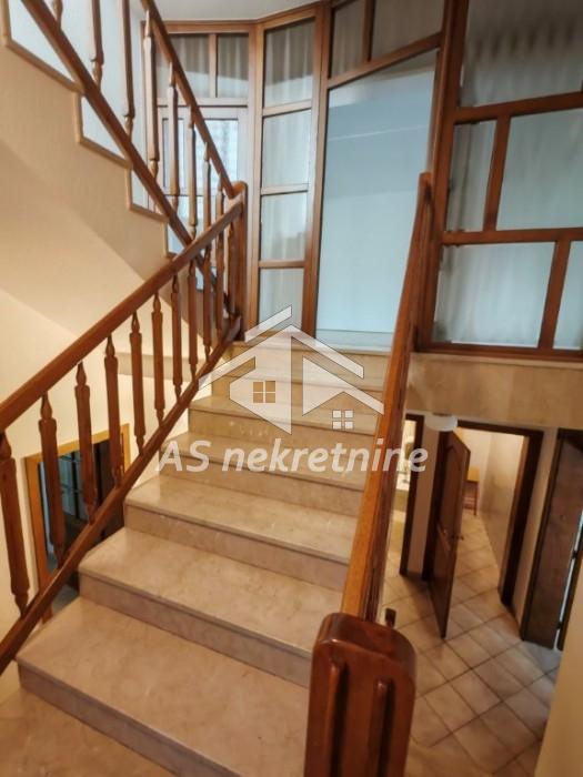 Kuća za izdavanje, Bioskop Voždovac, Beograd, 360m², 2.999 €/mes