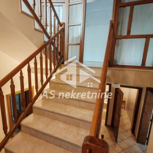 Kuća za izdavanje, Bioskop Voždovac, Beograd, 360m², 2.999 €/mes