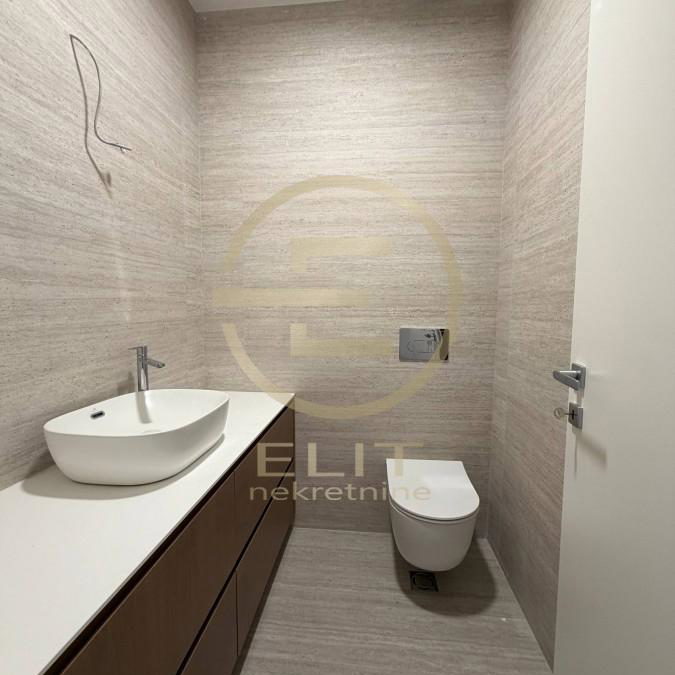Četvorosoban stan na prodaju, Centar, Novi Sad, 120m², 588.000 €