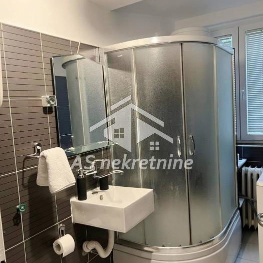 Stan Izdavanje Beograd Kalenić Pijaca 54 m2
