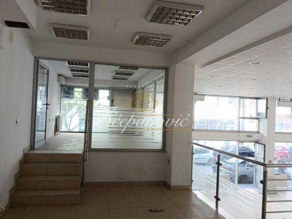 Lokal Prodaja Novi Sad  229 m2