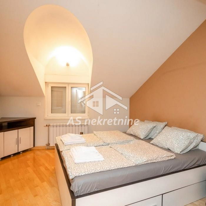 Četvorosoban stan za izdavanje, Obilićev Venac, Beograd, 140m², 1.800 €/mes