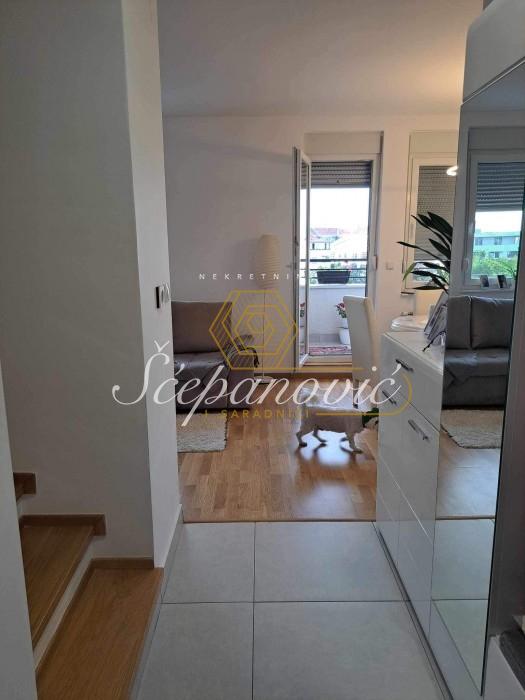 Četvorosoban stan na prodaju, Bulevar Patrijarha Pavla, Novi Sad, 83m², 174.300 €