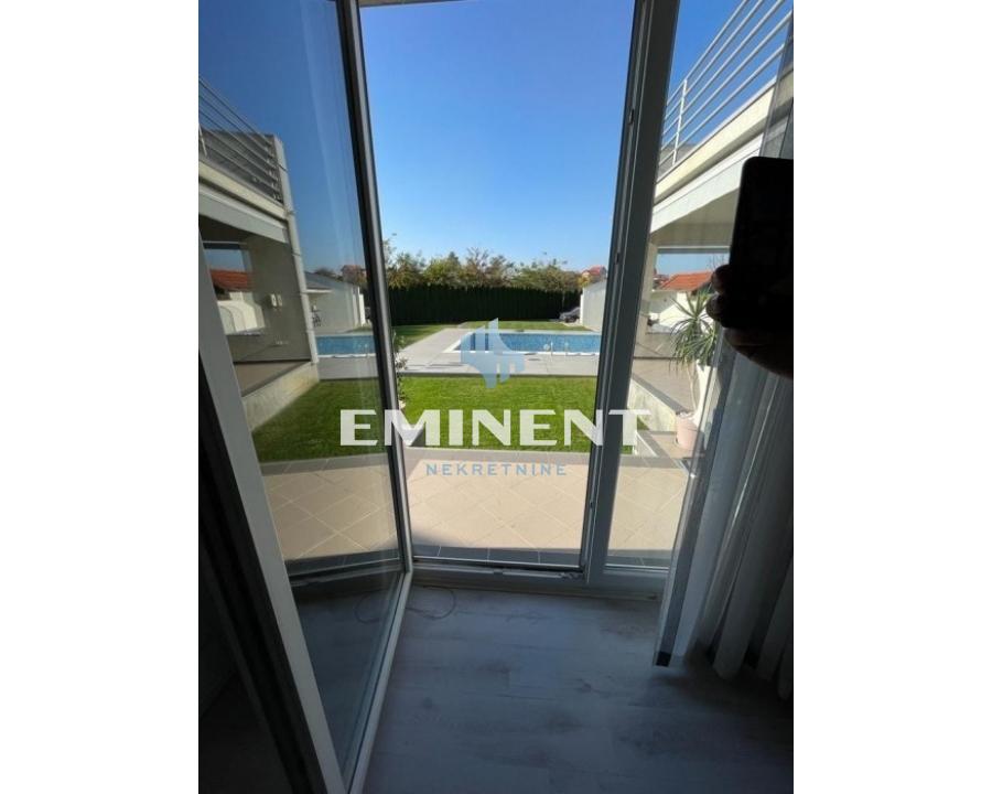 nekretnine-prodaja-obctNLZDre Kuća na prodaju, Stari Banovci, Stara Pazova, 342m², 420.000 €