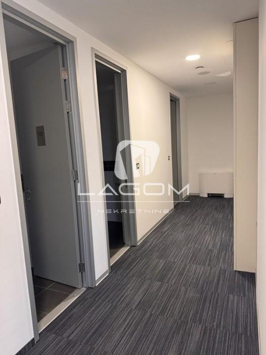 Lokal za izdavanje, Blok 67 – Belville, Beograd, 838m², 8. sprat, 15.595 €/mes