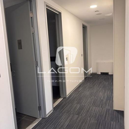 Lokal za izdavanje, Blok 67 – Belville, Beograd, 838m², 8. sprat, 15.595 €/mes