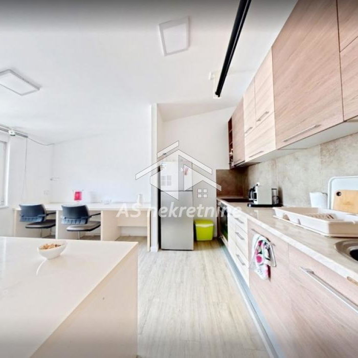 Petosoban stan na prodaju, Đeram Pijaca, Beograd, 118m², 6. sprat, 349.000 €