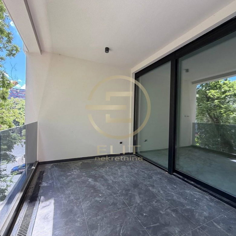 Lokal Izdavanje Novi Sad  126 m2