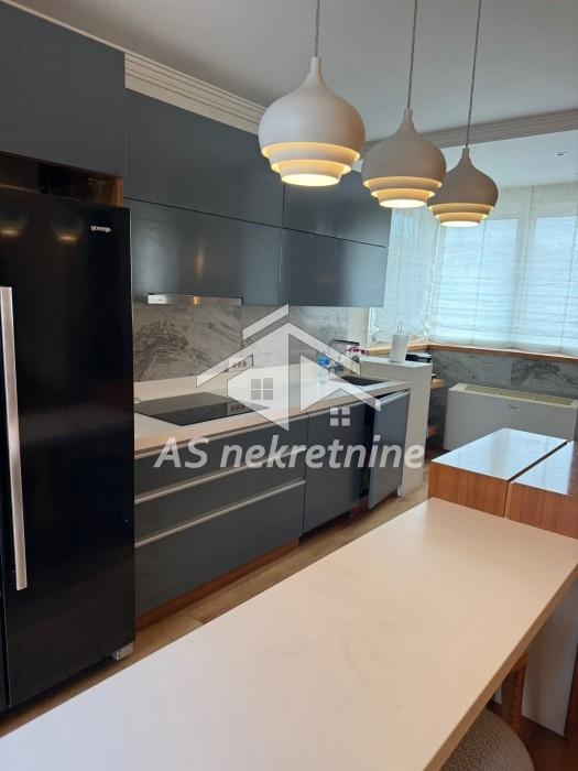 Četvorosoban stan za izdavanje, Slavija, Beograd, 250m², 2.700 €/mes