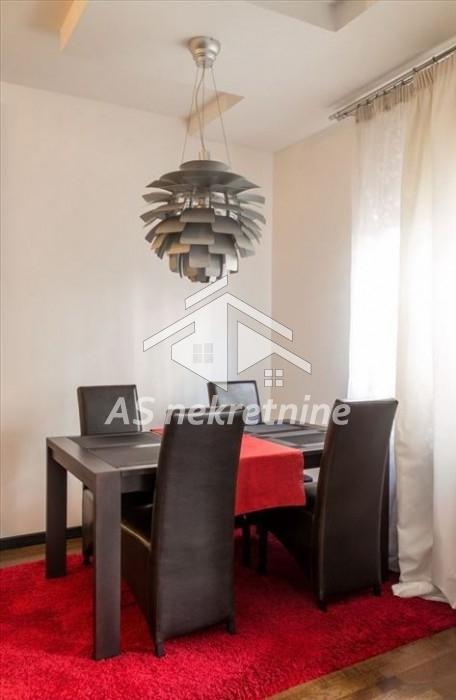 Stan Izdavanje Beograd Trg Republike 87 m2