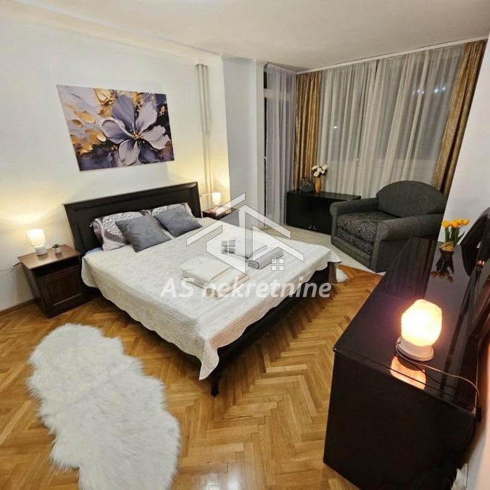 Trosoban stan za izdavanje, Slavija, Beograd, 85m², 1.000 €/mes