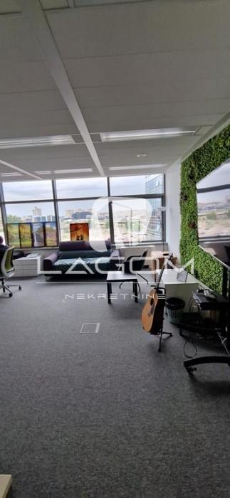 Lokal za izdavanje, Blok 67 – Belville, Beograd, 772m², 5. sprat, 14.300 €/mes