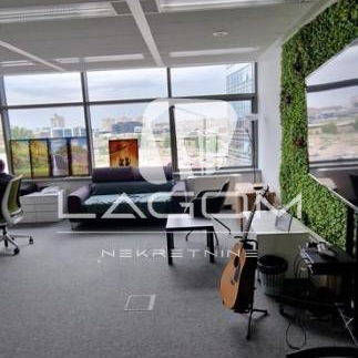 Lokal za izdavanje, Blok 67 – Belville, Beograd, 772m², 5. sprat, 14.300 €/mes