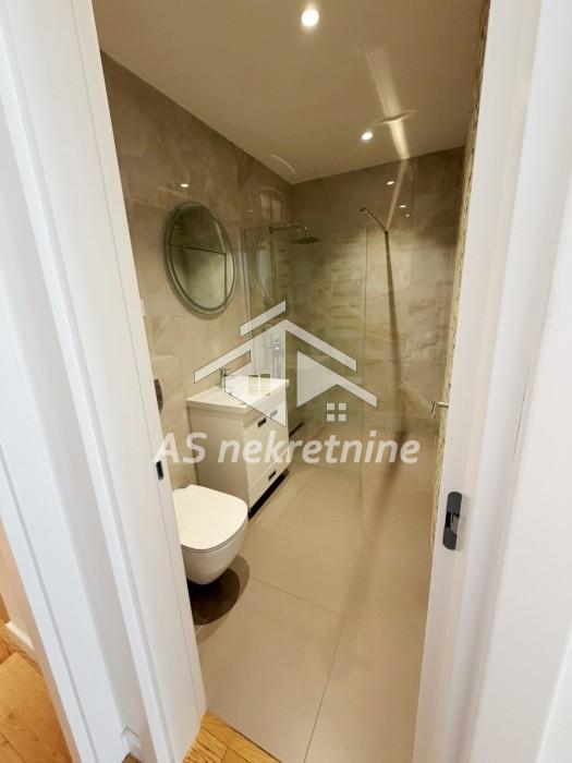 Trosoban stan za izdavanje, Crveni Krst Vračar, Beograd, 125m², 2.000 €/mes
