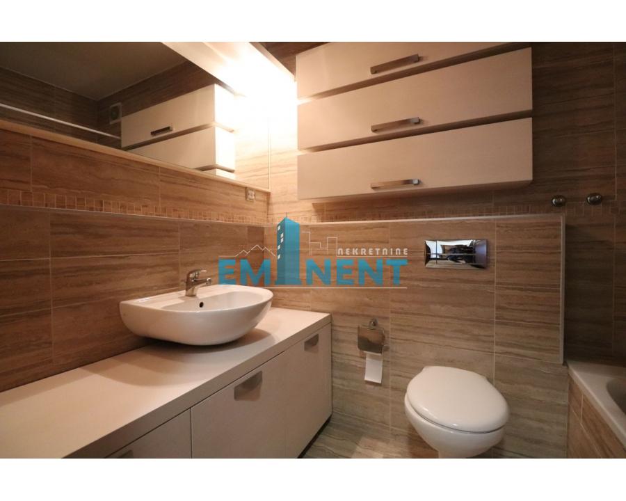 Trosoban stan za izdavanje, Sportski Centar Vračar, Beograd, 72m², 1.100 €/mes