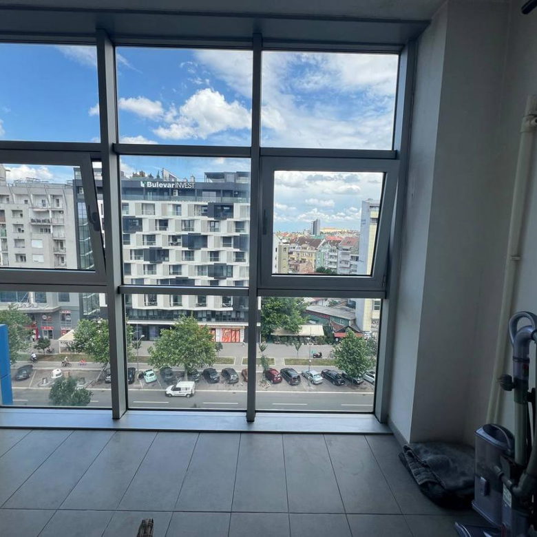 Četvorosoban stan na prodaju, Bulevar Oslobođenja, Novi Sad, 134m², 299.000 €