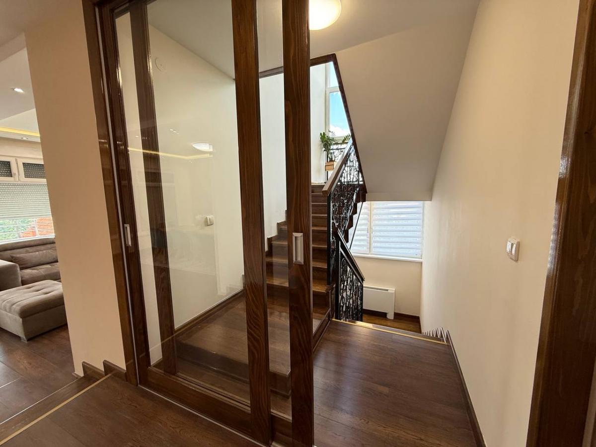 obi5jq5x5y-photo-2025-05-13-16-54-40 Kuća na prodaju, Popovica, Novi Sad, 443m², 700.000 €