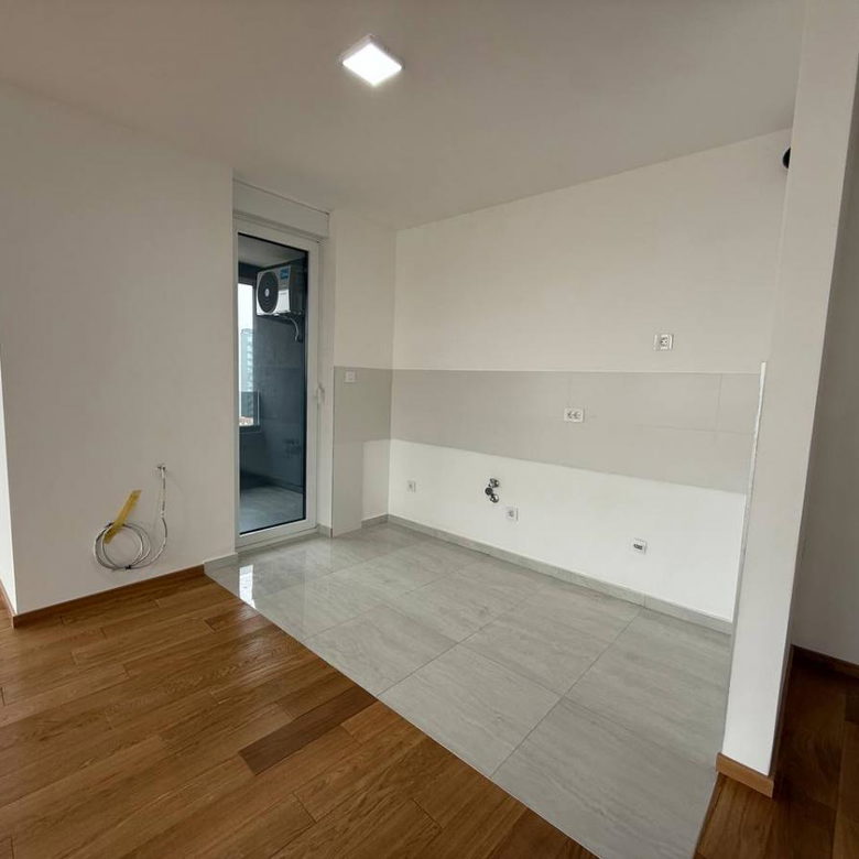 Lokal Izdavanje Novi Sad  117 m2