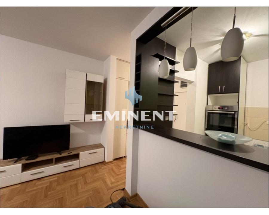 Stan Izdavanje Beograd Blok 72 42 m2
