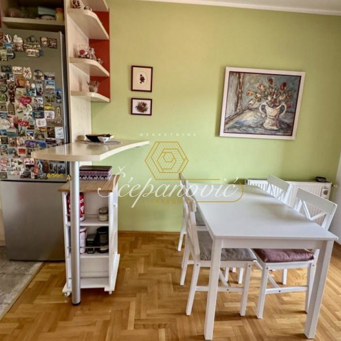 Stan Prodaja Novi Sad  75 m2