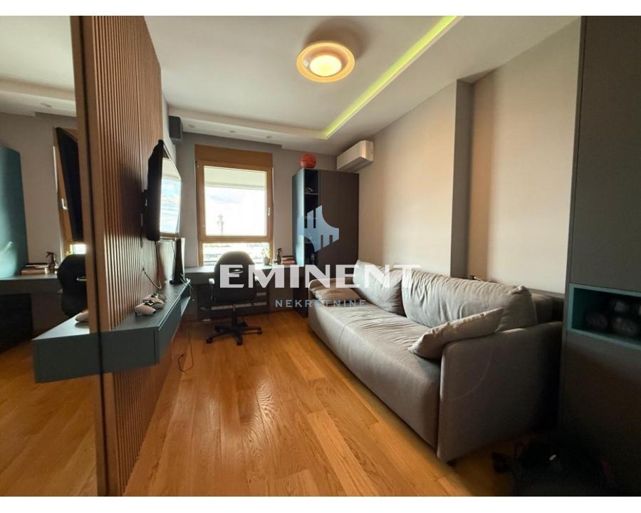 prodaja-kuca-0tqt5k2g7H Petosoban stan na prodaju, Blok 65, Beograd, 165m², 790.000 €
