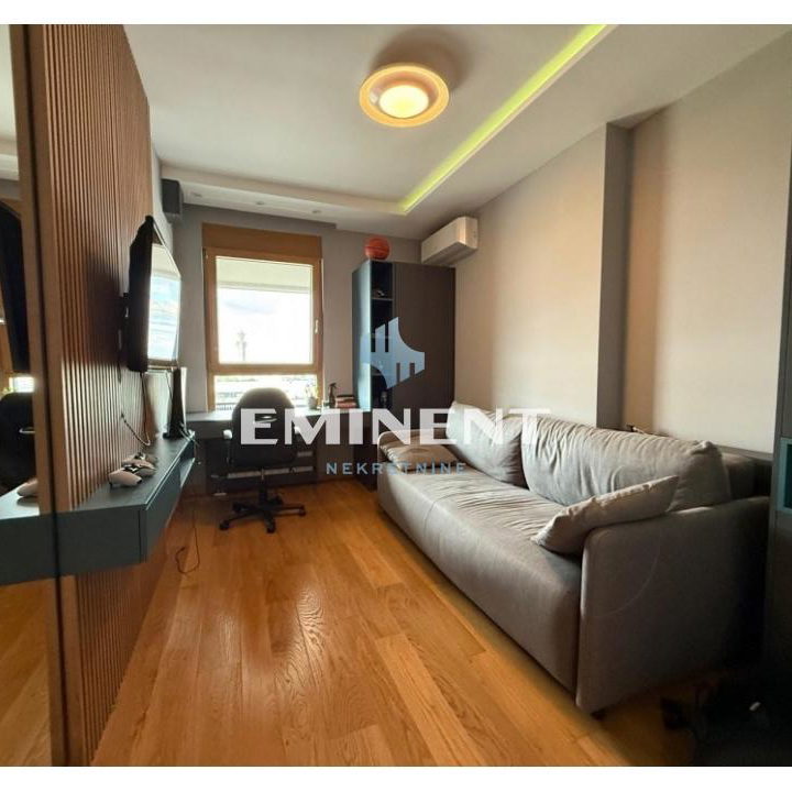 Petosoban stan na prodaju, Blok 65, Beograd, 165m², 790.000 €