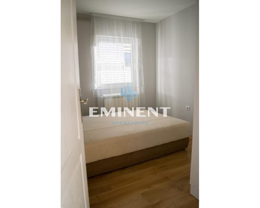 Kuća Prodaja Beograd Kuća Prodaja Beograd Ledine 200 m2