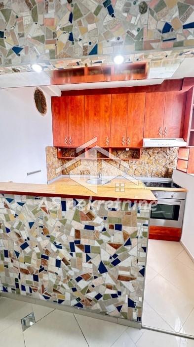 Trosoban stan za izdavanje, Blok 61, Beograd, 160m², 1.100 €/mes