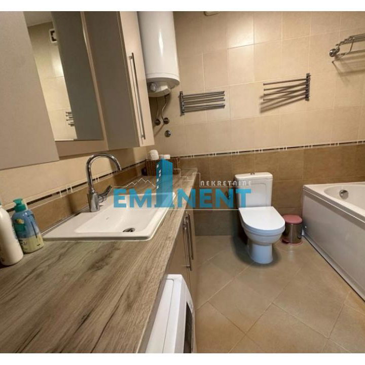 Trosoban stan za izdavanje, Autokomanda, Beograd, 80m², 700 €/mes