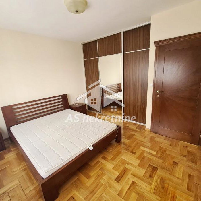 Stan Izdavanje Beograd Hram Svetog Save 78 m2