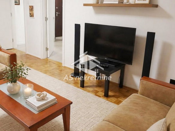 Stan Izdavanje Beograd Slavija 65 m2