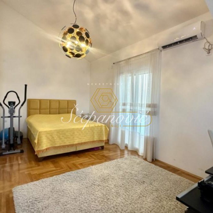 Stan Prodaja Novi Sad  157 m2