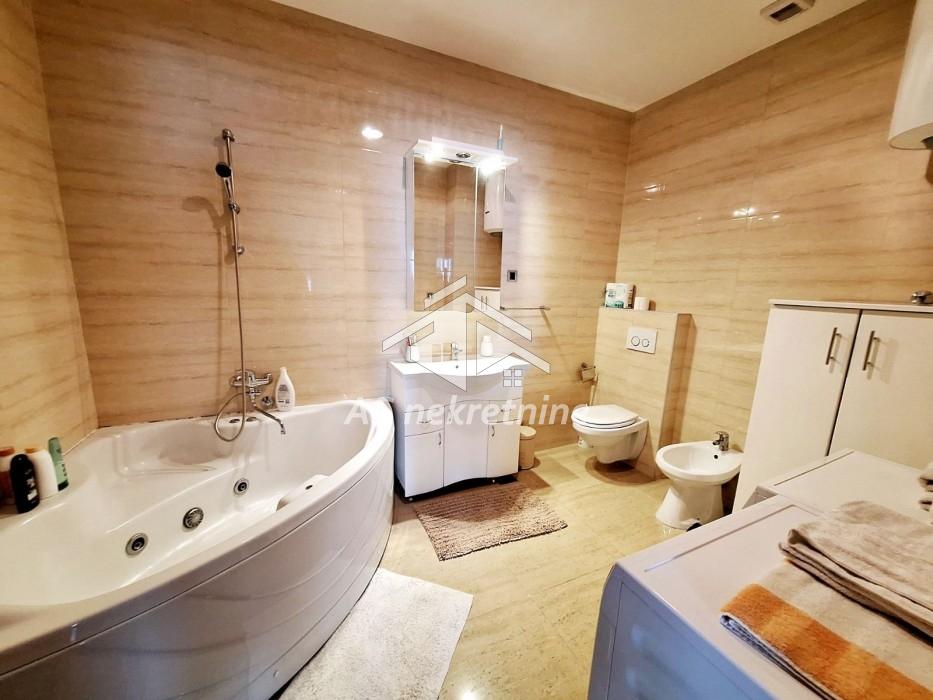 Četvorosoban stan za izdavanje, Dedinje, Beograd, 135m², 2.150 €/mes