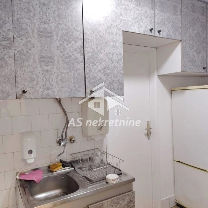 Lokal Izdavanje Beograd 27. Marta 80 m2