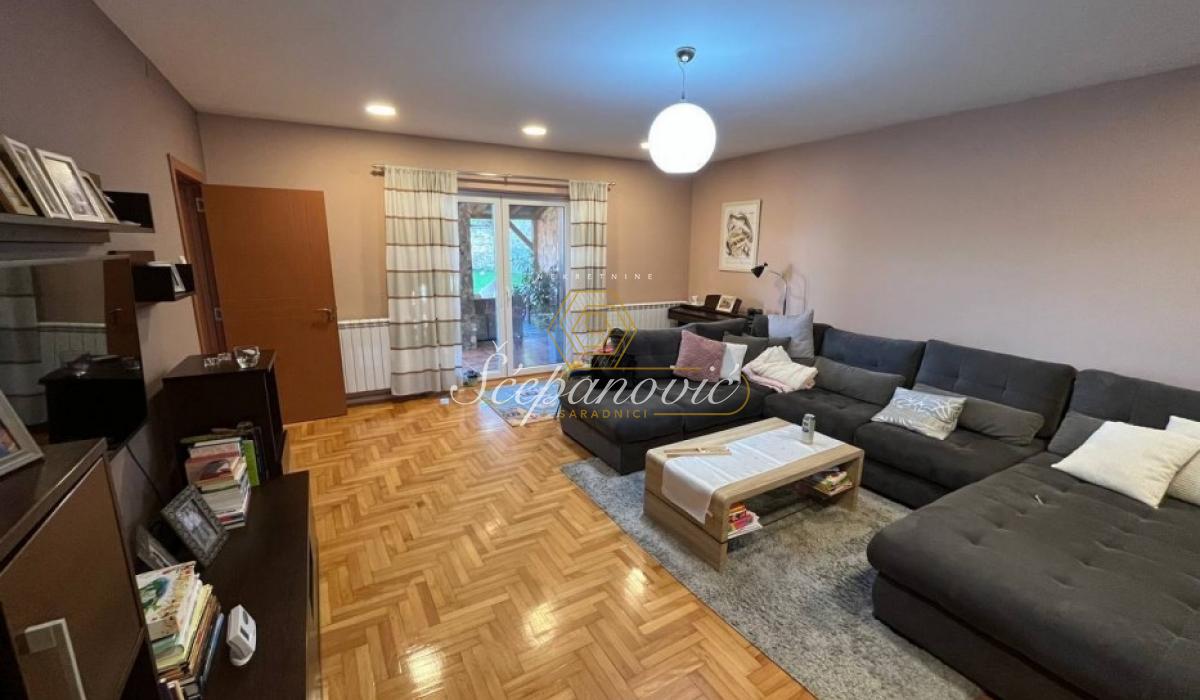 Kuća na prodaju, Centar, Bačka Topola, 152m², 130.000 €