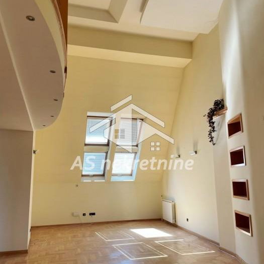 Stan Izdavanje Beograd Kalenić Pijaca 207 m2
