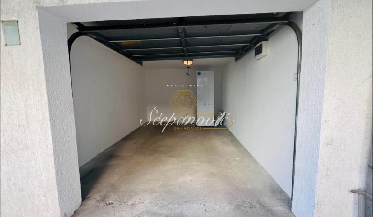 prodaja-kuca-OhGkfNR3ZC Petosoban stan na prodaju, Socijalno, Novi Sad, 102m², 200.000 €