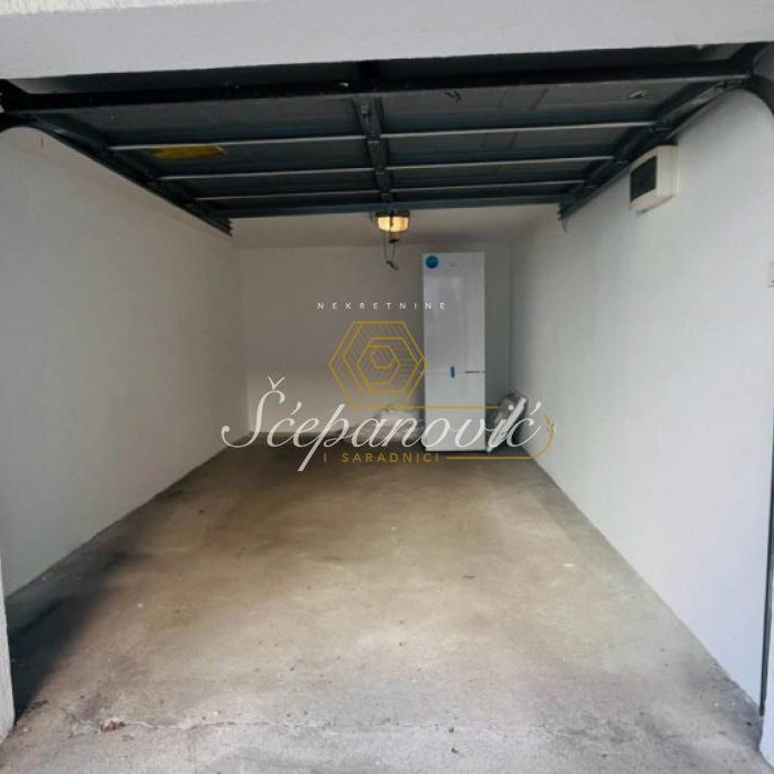 Petosoban stan na prodaju, Socijalno, Novi Sad, 102m², 200.000 €