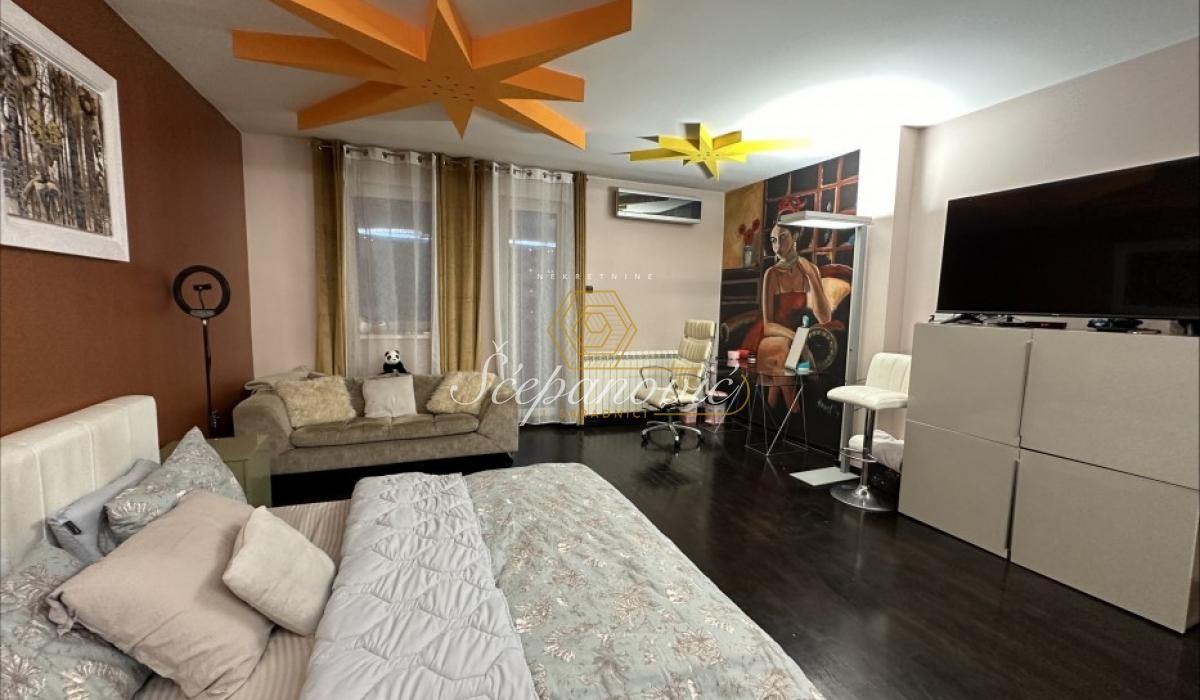 prodaja-kuca-PD9mZb7OF8 Višesoban stan za izdavanje, Grbavica, Novi Sad, 310m², 2.500 €/mes