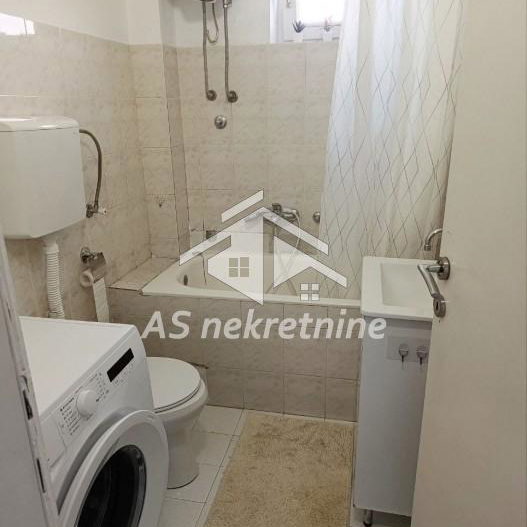 Trosoban stan za izdavanje, Dedinje, Beograd, 80m², 1.300 €/mes