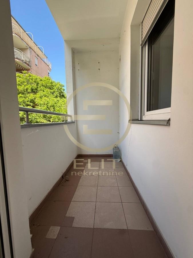 Lokal za izdavanje, Centar, Novi Sad, 254m², 2.000 €/mes