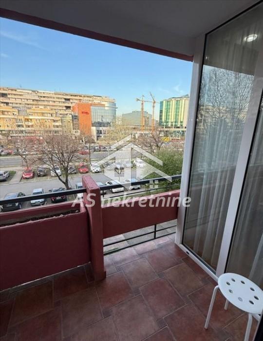 Trosoban stan za izdavanje, Blok 22, Beograd, 80m², 2. sprat, 1.000 €/mes