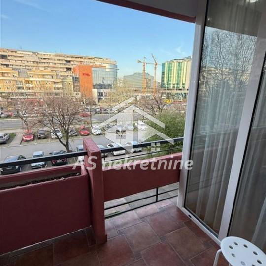 Trosoban stan za izdavanje, Blok 22, Beograd, 80m², 2. sprat, 1.000 €/mes