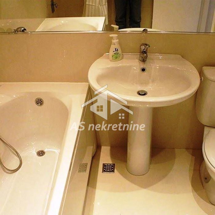 Trosoban stan za izdavanje, London, Beograd, 100m², 1.750 €/mes